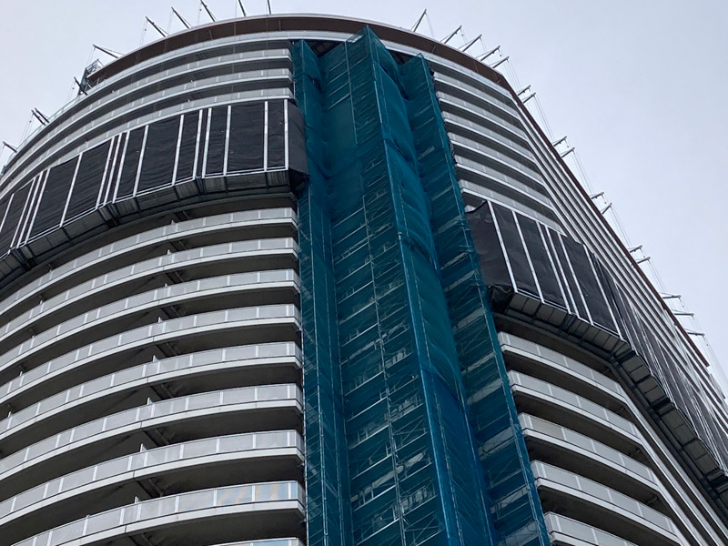 2号棟　連結式ゴンドラ　3層式